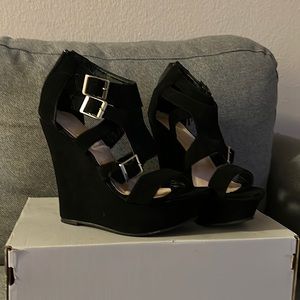 Black wedges size 7 1/2
